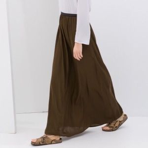 Zara Medium olive brown long flowy maxi skirt